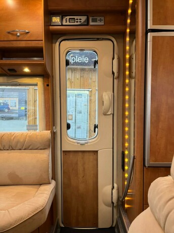 carthago-chic-i47-e-line-2-enkle-senger-senkeseng-alde-diesel-2009-big-34