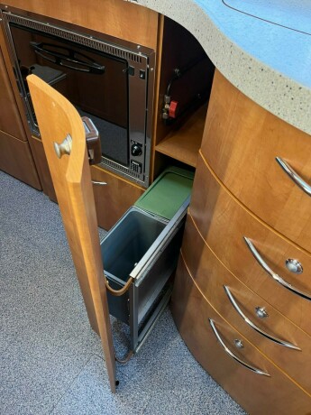 carthago-chic-i47-e-line-2-enkle-senger-senkeseng-alde-diesel-2009-big-48