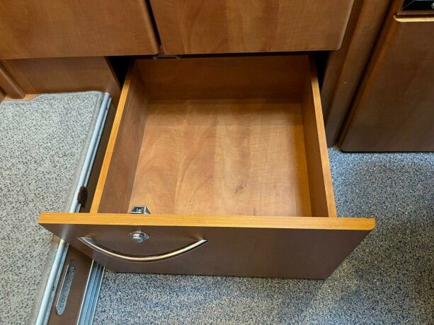 carthago-chic-i47-e-line-2-enkle-senger-senkeseng-alde-diesel-2009-big-78