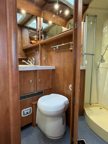 carthago-chic-i47-e-line-2-enkle-senger-senkeseng-alde-diesel-2009-big-63