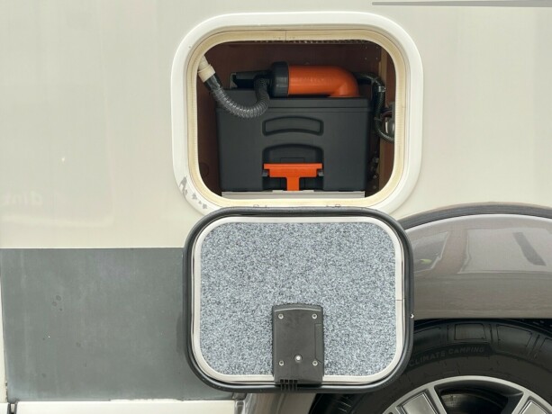 carthago-chic-i47-e-line-2-enkle-senger-senkeseng-alde-diesel-2009-big-9