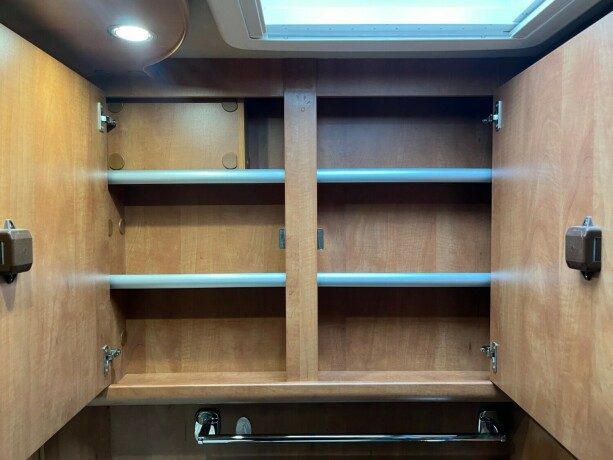 carthago-chic-i47-e-line-2-enkle-senger-senkeseng-alde-diesel-2009-big-71