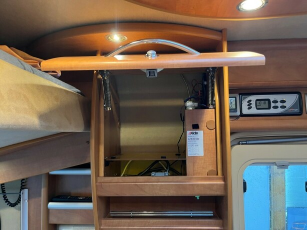 carthago-chic-i47-e-line-2-enkle-senger-senkeseng-alde-diesel-2009-big-33