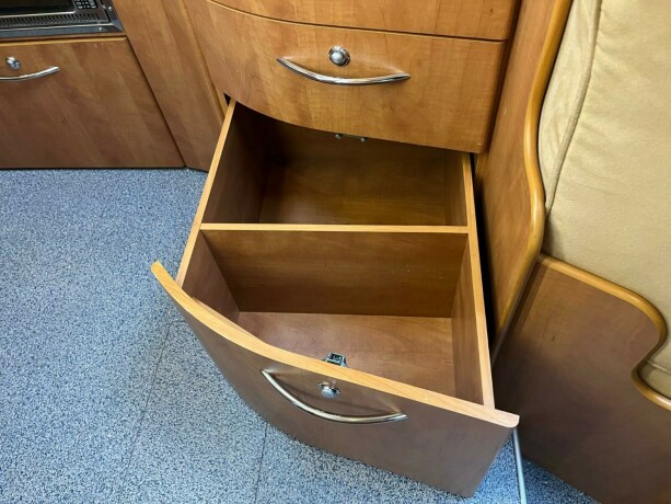 carthago-chic-i47-e-line-2-enkle-senger-senkeseng-alde-diesel-2009-big-52