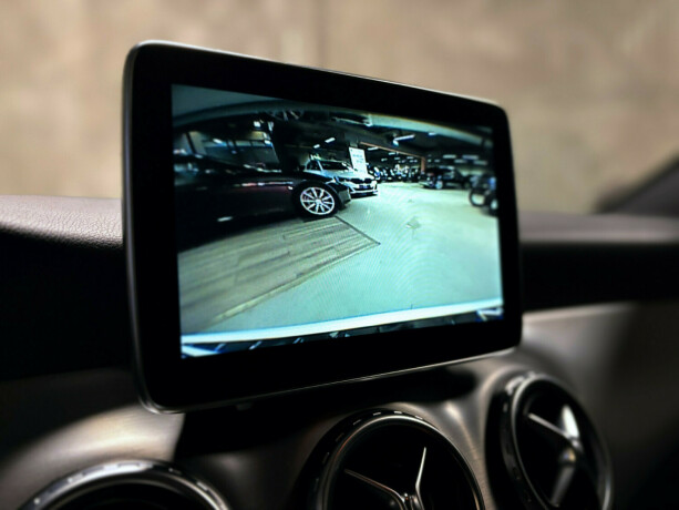 mercedes-benz-gla-bensin-2016-big-20