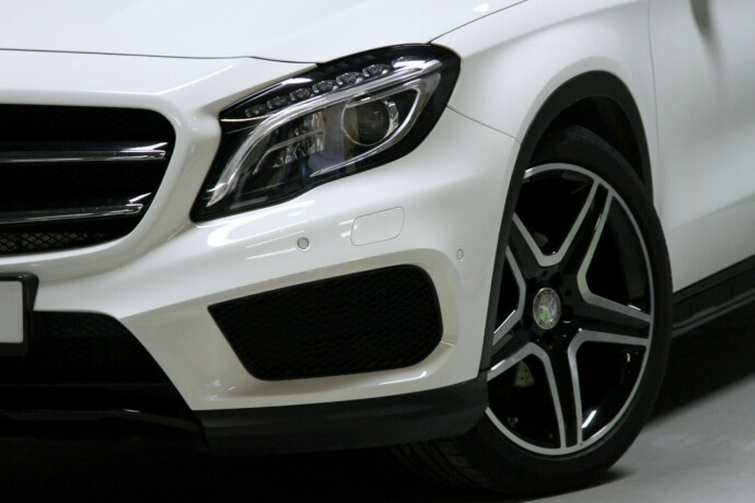 mercedes-benz-gla-bensin-2016-big-2