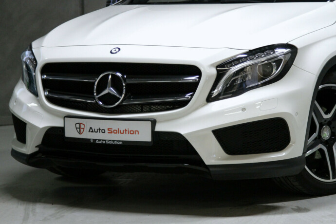 mercedes-benz-gla-bensin-2016-big-1