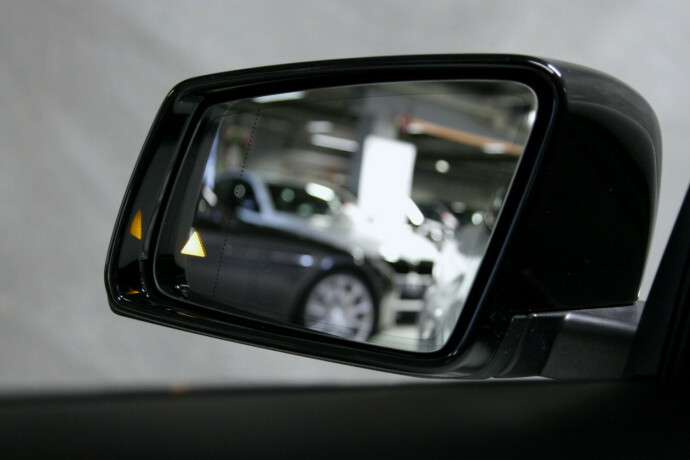 mercedes-benz-gla-bensin-2016-big-31