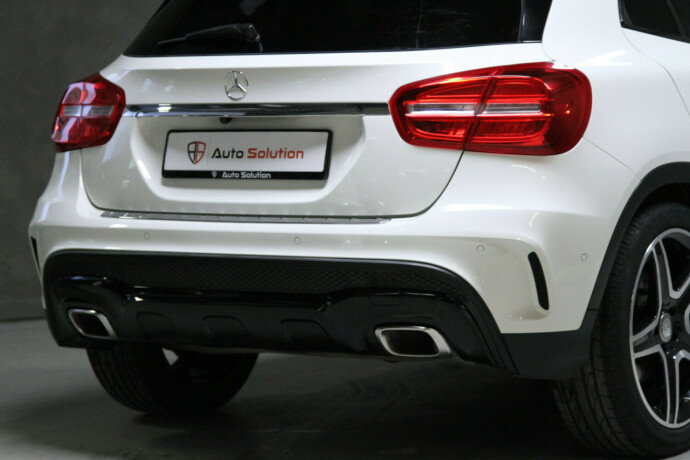 mercedes-benz-gla-bensin-2016-big-7