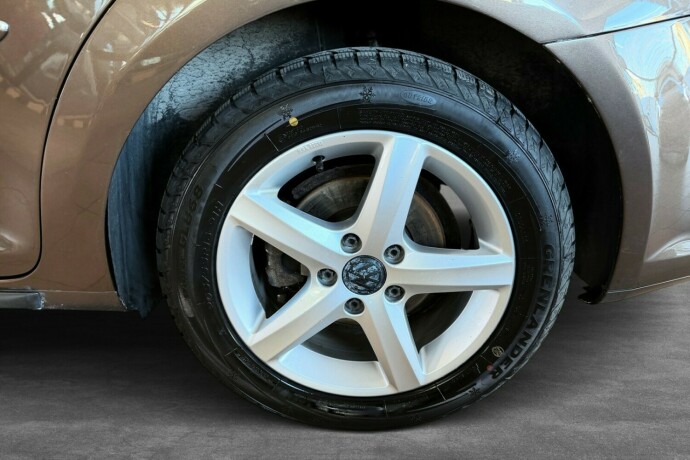 volkswagen-touran-diesel-2013-big-21