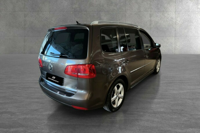 volkswagen-touran-diesel-2013-big-5