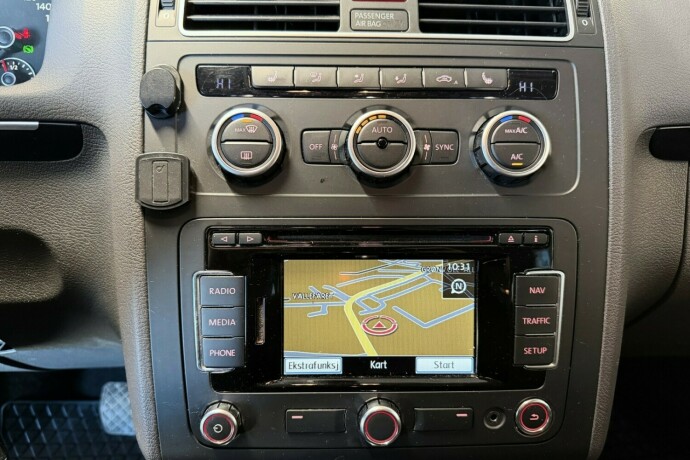 volkswagen-touran-diesel-2013-big-24