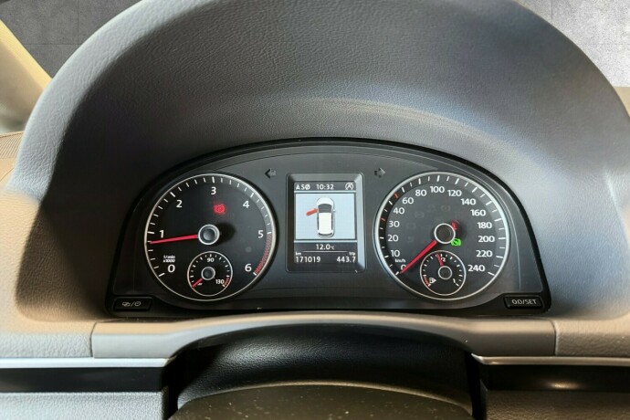 volkswagen-touran-diesel-2013-big-27