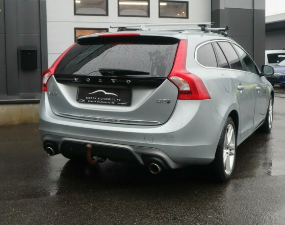 volvo-v60-elektrisitetdiesel-2017-big-3