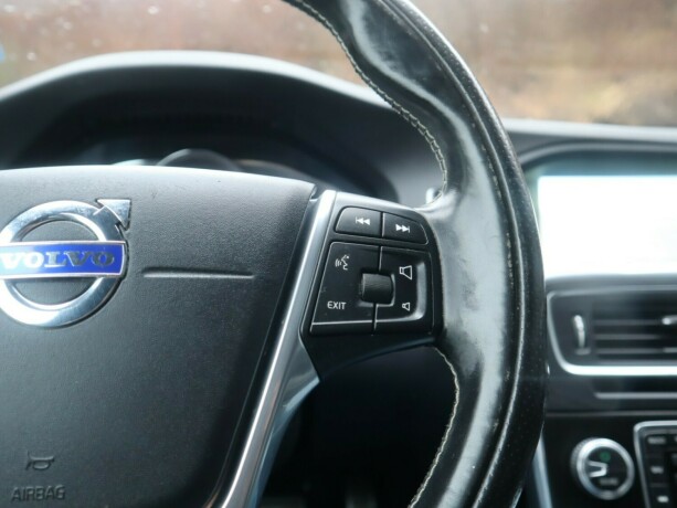 volvo-v60-elektrisitetdiesel-2017-big-14