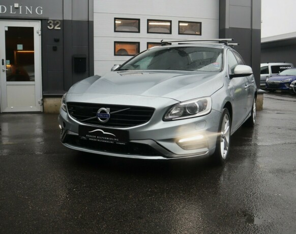 volvo-v60-elektrisitetdiesel-2017-big-2