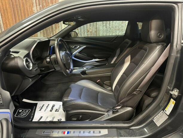 chevrolet-camaro-bensin-2016-big-22