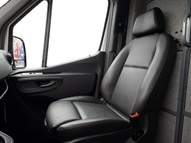 mercedes-benz-sprinter-diesel-2019-big-6