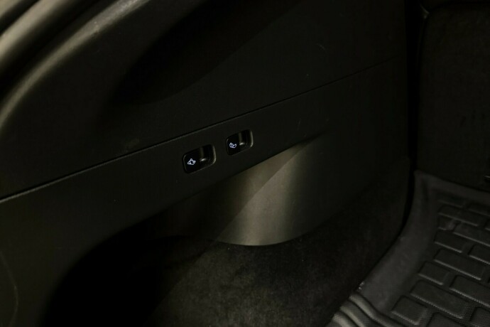 tesla-model-y-elektrisitet-2021-big-25