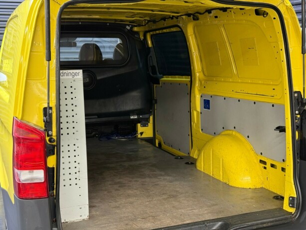 mercedes-benz-vito-diesel-2016-big-24