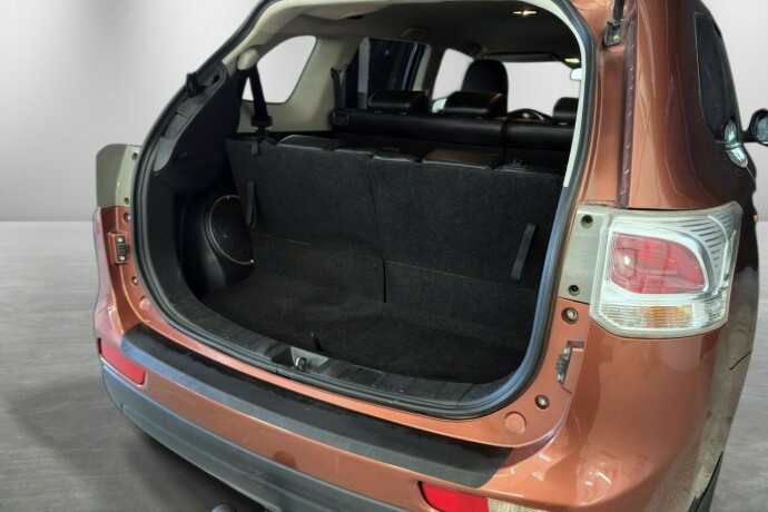 mitsubishi-outlander-diesel-2013-big-12