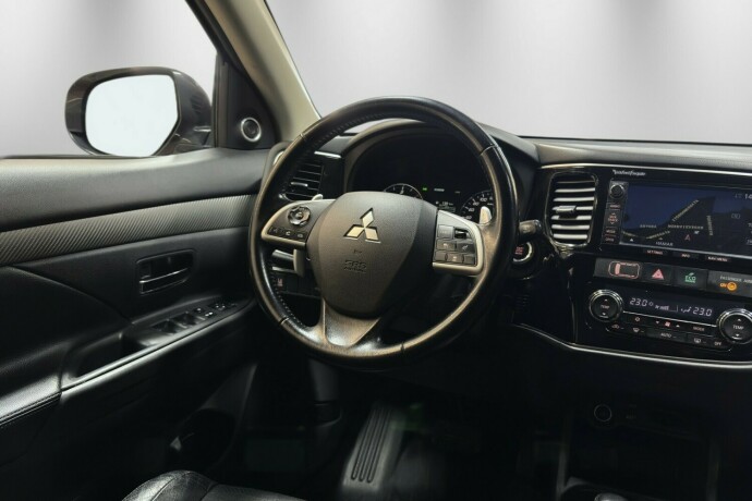 mitsubishi-outlander-diesel-2013-big-20