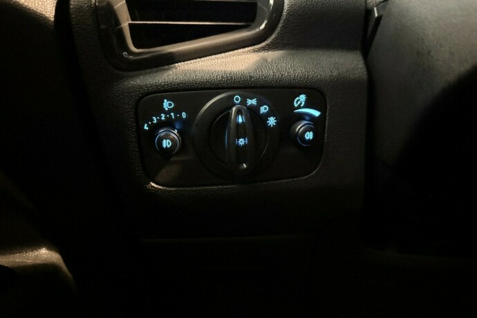 ford-ecosport-bensin-2017-big-20