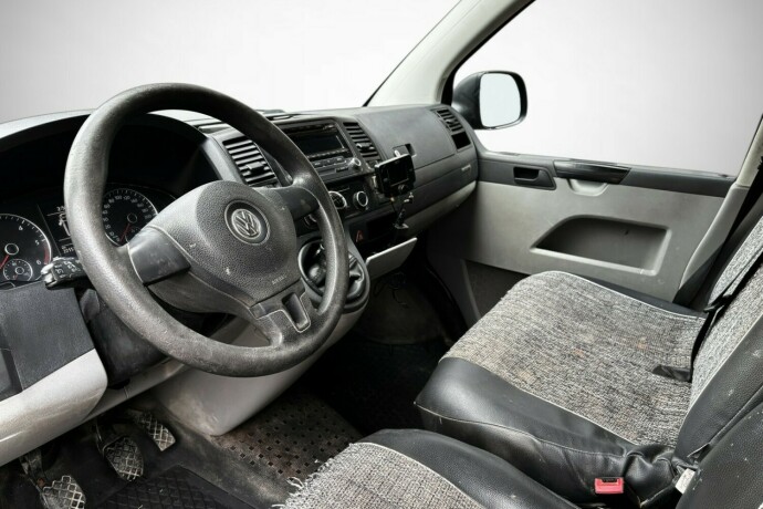 volkswagen-transporter-diesel-2013-big-9