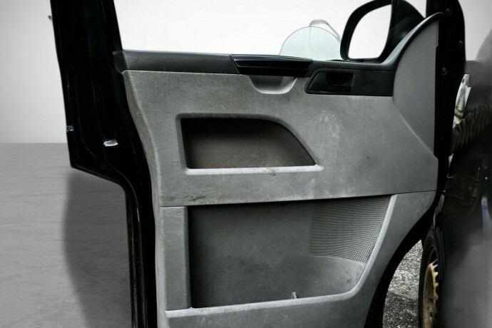 volkswagen-transporter-diesel-2013-big-10