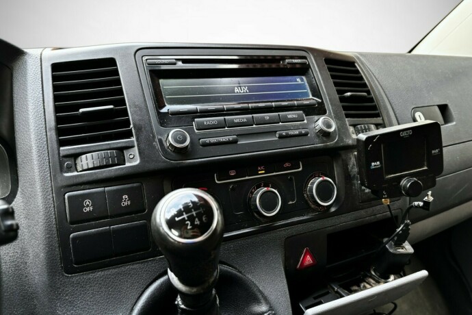 volkswagen-transporter-diesel-2013-big-15