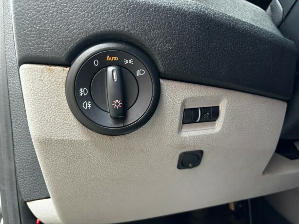 volkswagen-transporter-diesel-2017-big-15