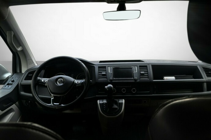 volkswagen-transporter-diesel-2017-big-19