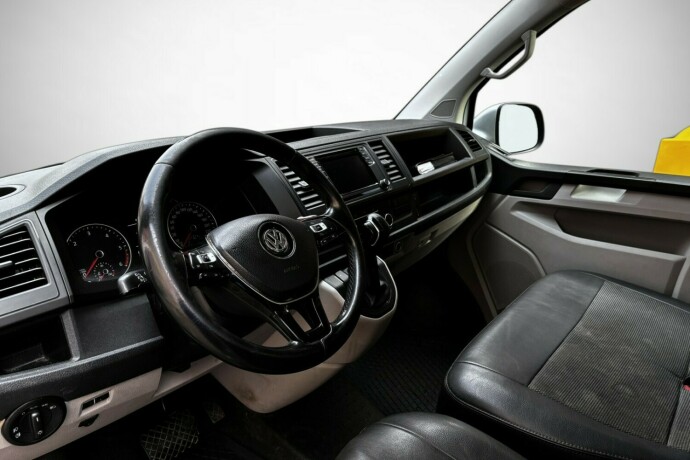 volkswagen-transporter-diesel-2017-big-11