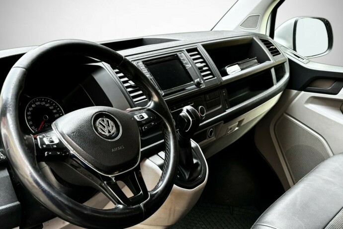 volkswagen-transporter-diesel-2017-big-12