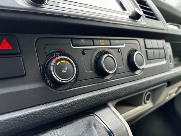 volkswagen-transporter-diesel-2017-big-20