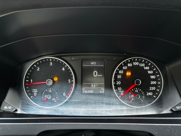 volkswagen-transporter-diesel-2017-big-16