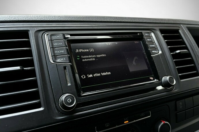 volkswagen-transporter-diesel-2017-big-25