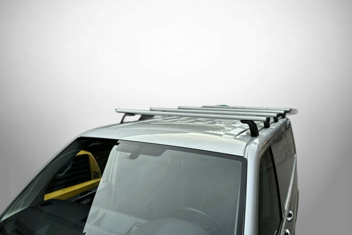 volkswagen-transporter-diesel-2017-big-9