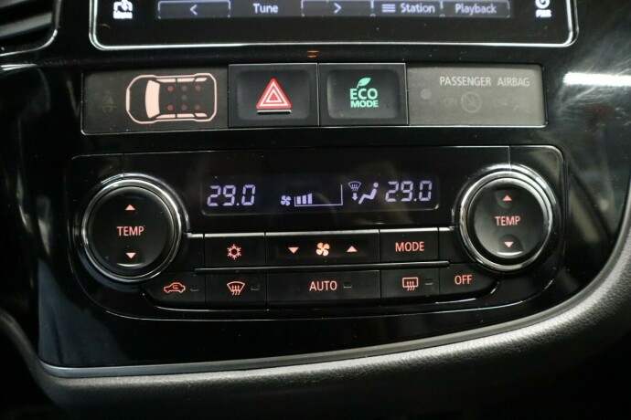 mitsubishi-outlander-elektrisitetbensin-2018-big-23