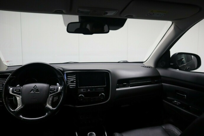 mitsubishi-outlander-elektrisitetbensin-2018-big-16
