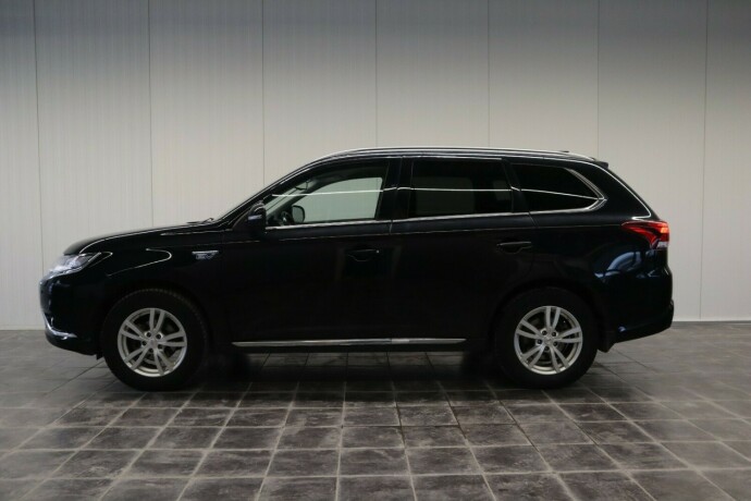 mitsubishi-outlander-elektrisitetbensin-2018-big-2