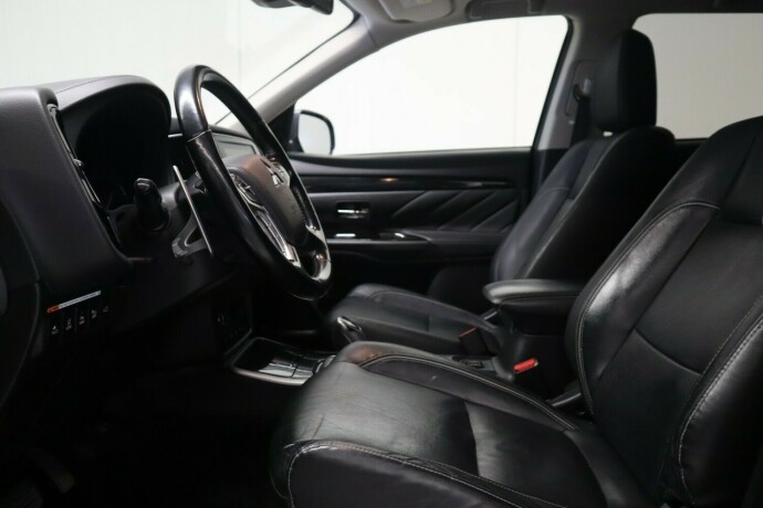 mitsubishi-outlander-elektrisitetbensin-2018-big-11