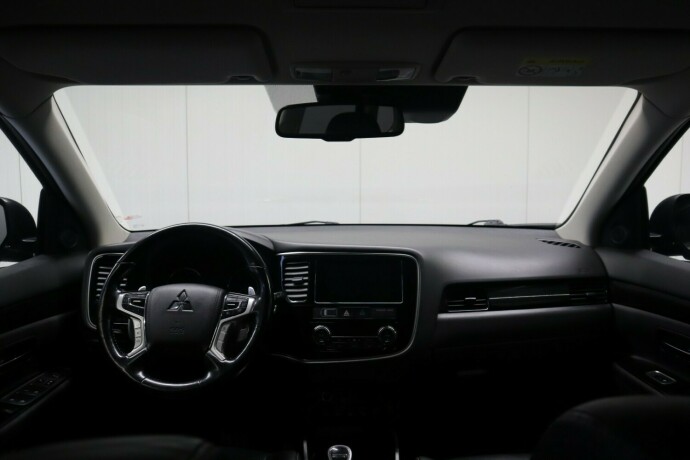 mitsubishi-outlander-elektrisitetbensin-2018-big-14