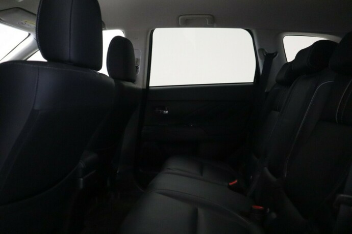 mitsubishi-outlander-elektrisitetbensin-2018-big-13