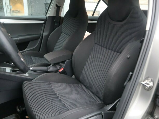 skoda-octavia-bensin-2016-big-8