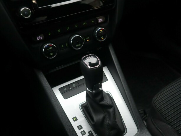 skoda-octavia-bensin-2016-big-13