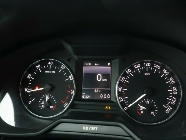 skoda-octavia-bensin-2016-big-19