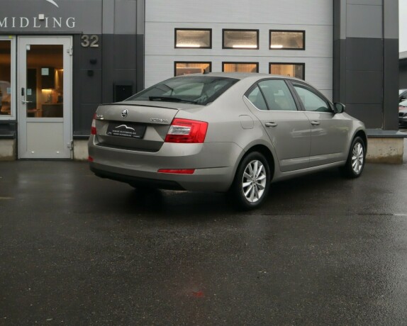 skoda-octavia-bensin-2016-big-1
