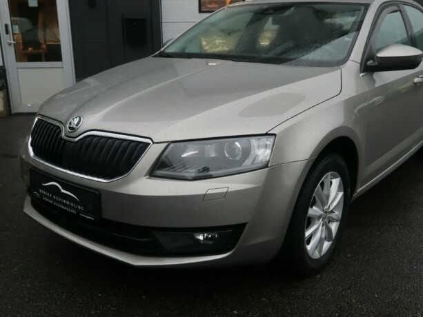 skoda-octavia-bensin-2016-big-4