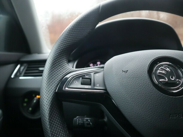 skoda-octavia-bensin-2016-big-14